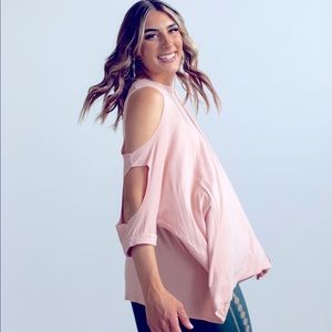 𝗦𝗔𝗩𝗩𝗜 𝗚𝗿𝗶𝗺𝗲𝘀 𝗧𝗲𝗲 𝗖𝘂𝘁 𝗢𝘂𝘁 𝗦𝗹𝗲𝗲𝘃𝗲𝘀 𝗙𝗹𝗼𝘄𝘆 𝗦/𝗠